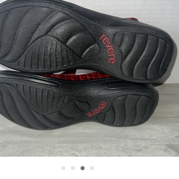 Revere Venice Leather Women's Sandals Red Croc Size 8. New without box. - Picture 2 of 4